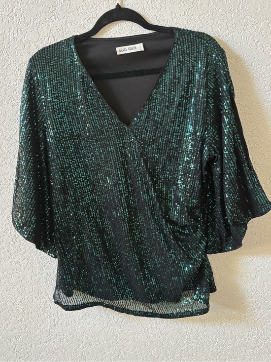 Grace Karin Tops - Grace Karin Green Sequin V-Neck Blouse